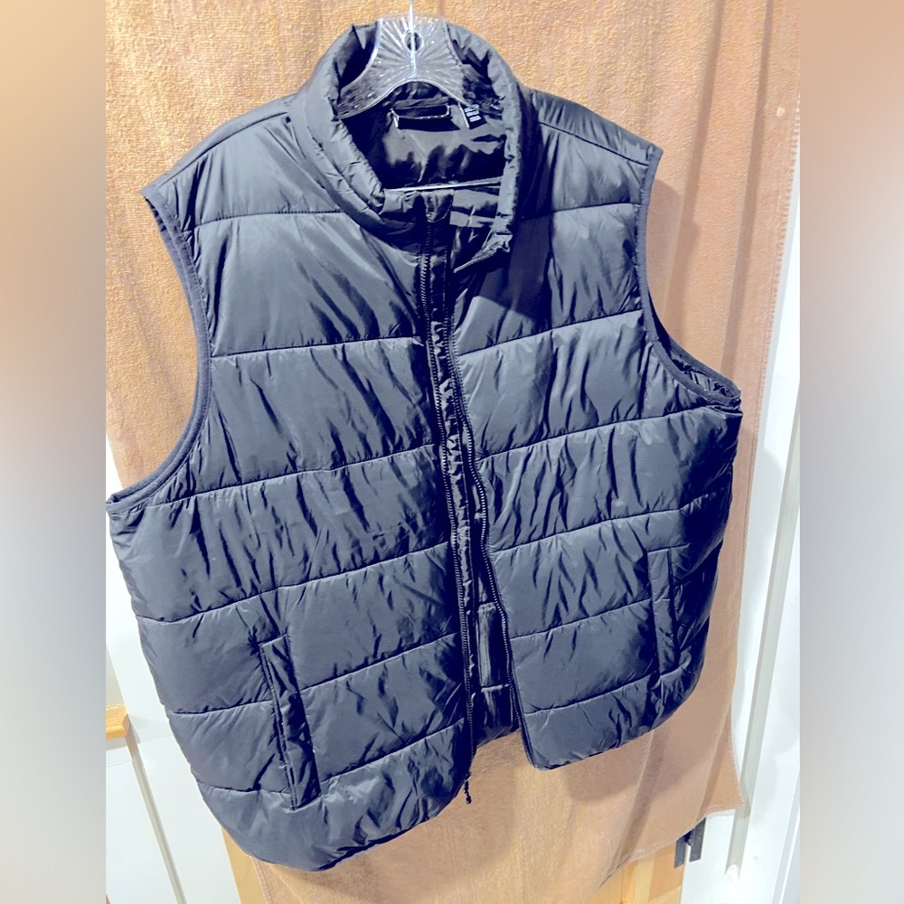 Men's Black Puffer Vest